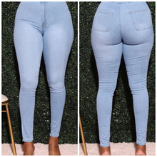 Load image into Gallery viewer, Lovely Fit Jeans